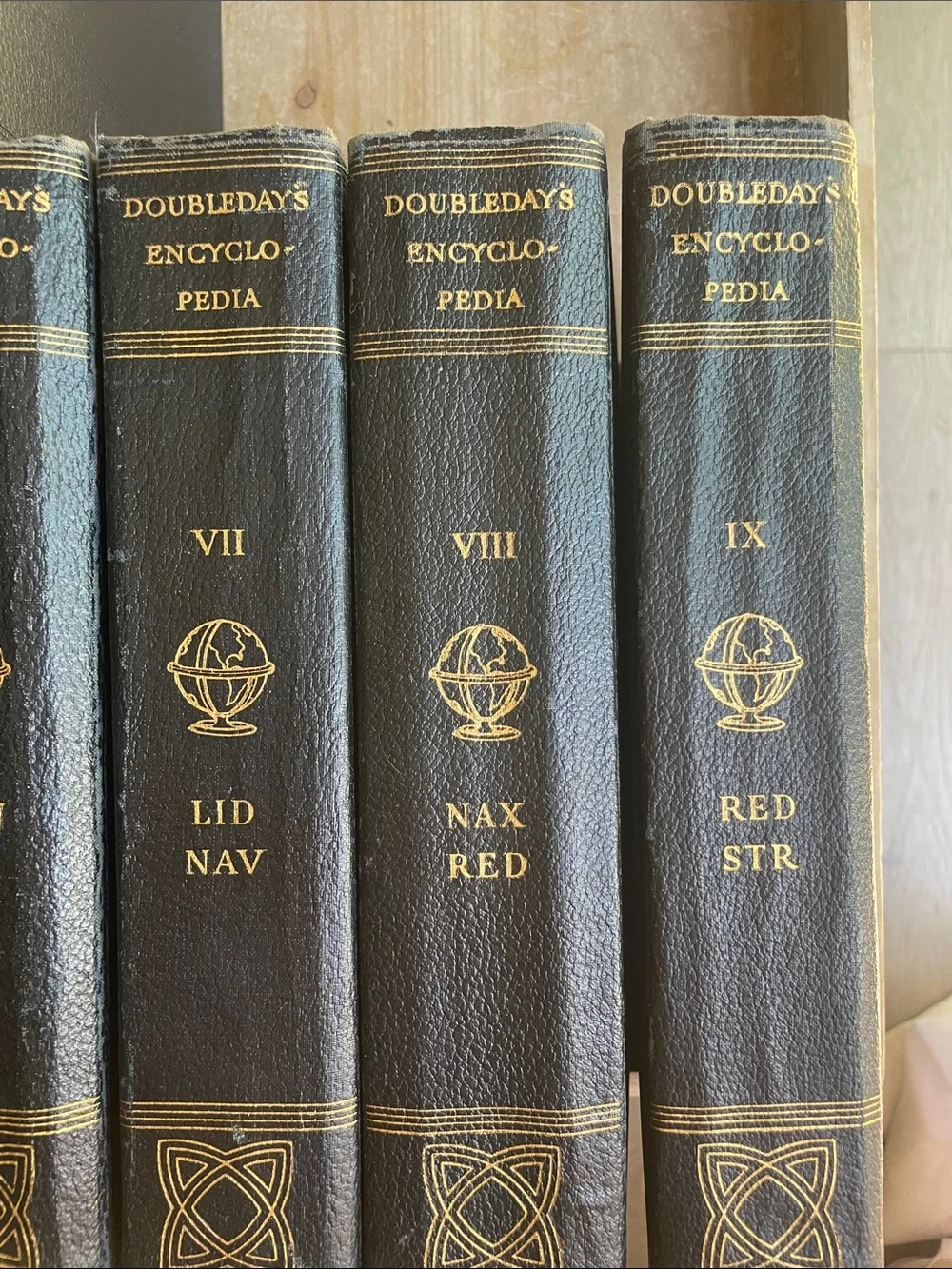 Classic Black Decorative Book Set - Doubleday's Encyclopedia ( all 10) - Picture 5 of 15